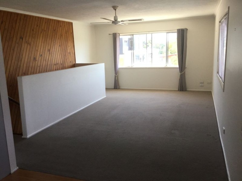 32 Kallay Street, Miami QLD 4220