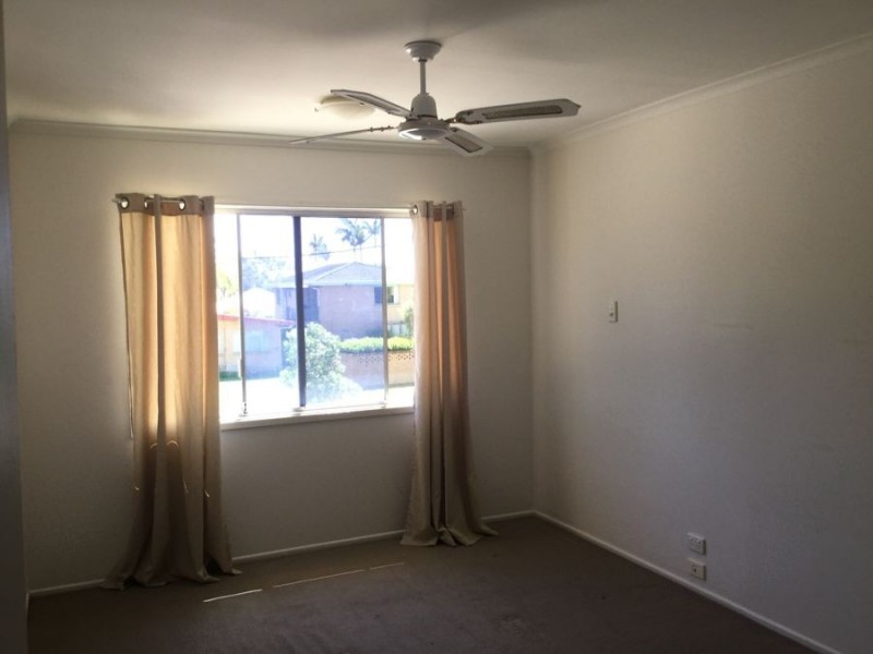 32 Kallay Street, Miami QLD 4220