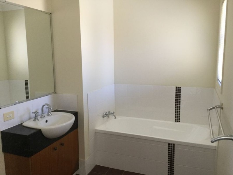 12/141 Cotlew Street, Ashmore QLD 4214