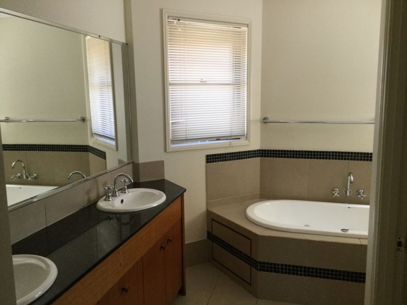 12/141 Cotlew Street, Ashmore QLD 4214