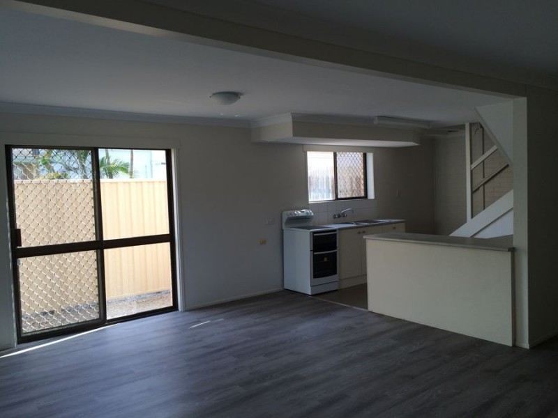 2/2042 Gold Coast Highway, Miami QLD 4220