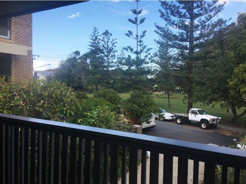 2/13 Chairlift Avenue East, Mermaid Beach QLD 4218