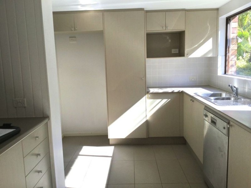 2/13 Chairlift Avenue East, Mermaid Beach QLD 4218