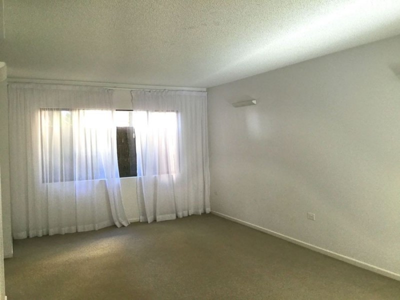 2/13 Chairlift Avenue East, Mermaid Beach QLD 4218