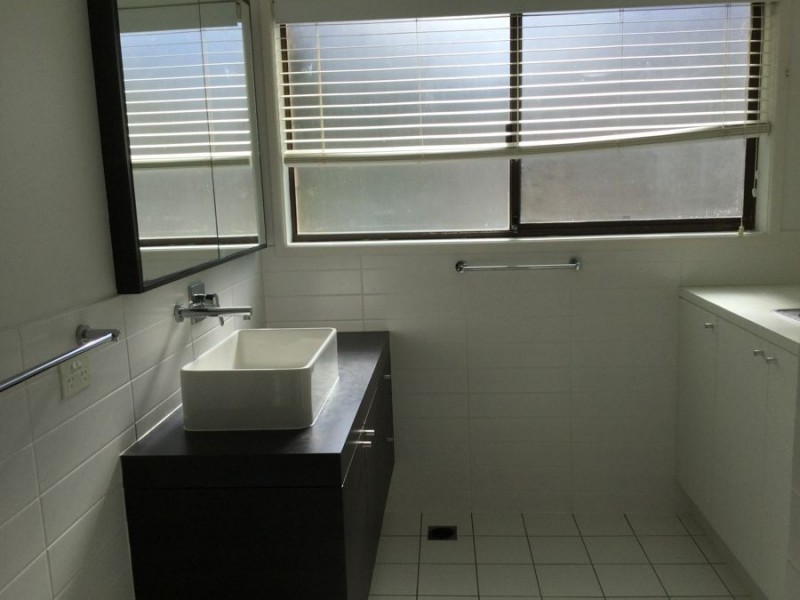 2/13 Chairlift Avenue East, Mermaid Beach QLD 4218
