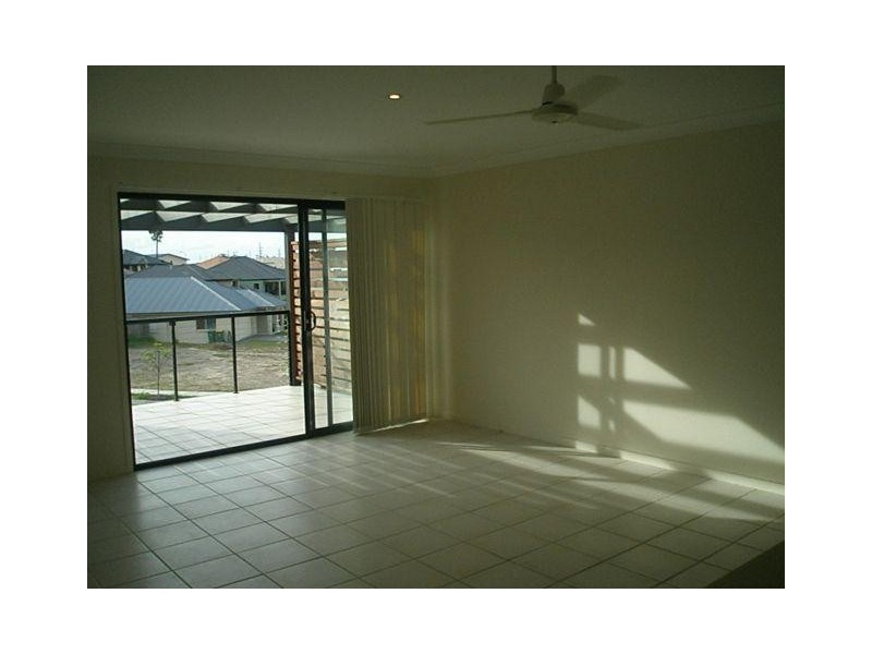 Palma Crescent, Varsity Lakes QLD 4227
