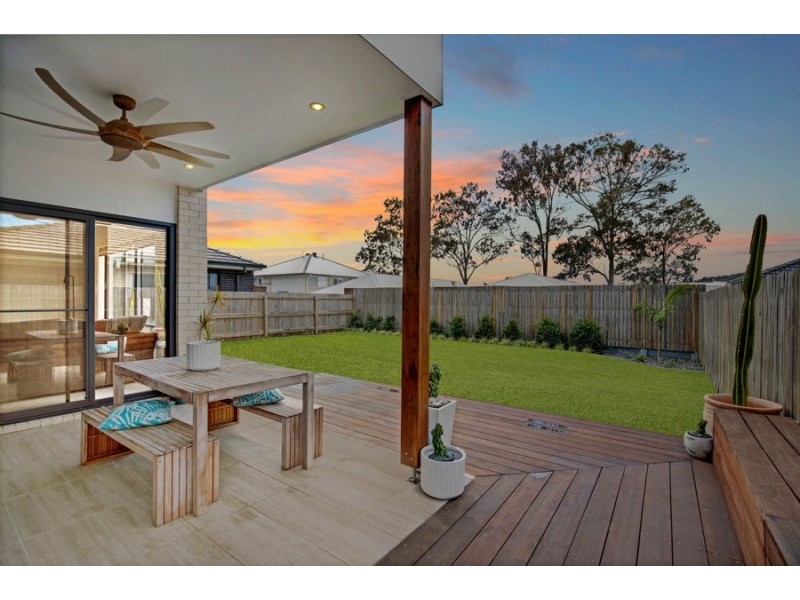 9 Vale Avenue, Arundel QLD 4214