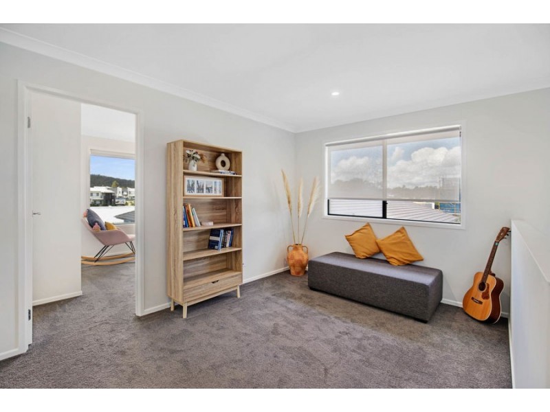 9 Vale Avenue, Arundel QLD 4214