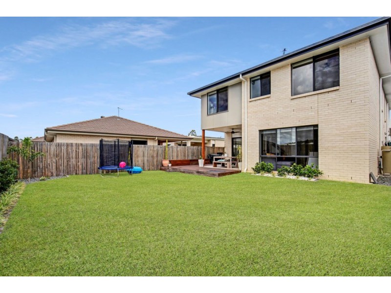 9 Vale Avenue, Arundel QLD 4214