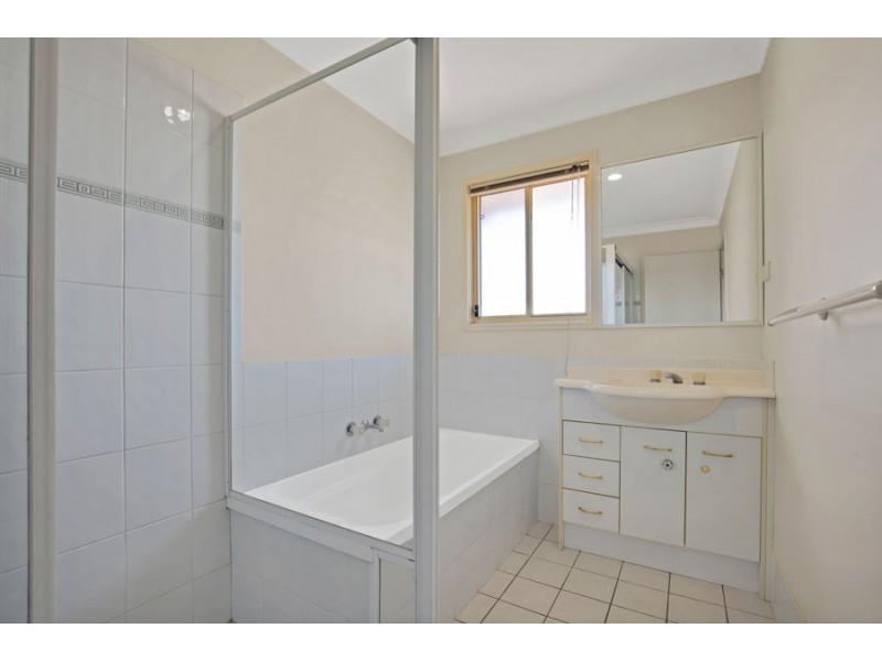 3/113-115 Arundel Drive, Arundel QLD 4214