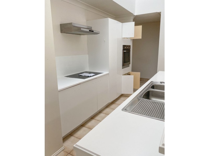 172 Barrier Reef Drive, Mermaid Waters QLD 4218