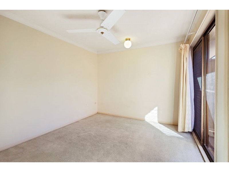 172 Barrier Reef Drive, Mermaid Waters QLD 4218