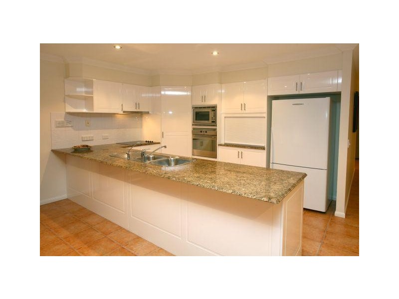 Clear Island Waters QLD 4226