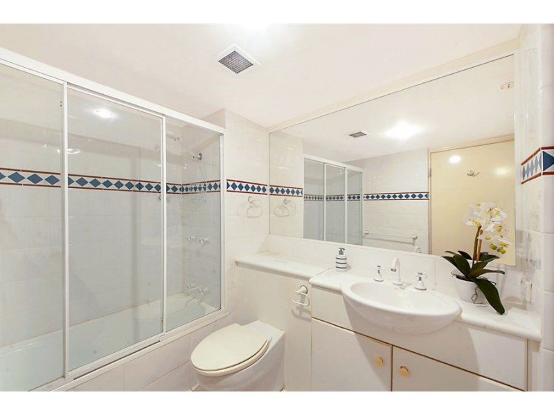 A22 Great Hall Drive, Miami QLD 4220