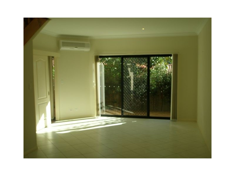 Ashmore QLD 4214