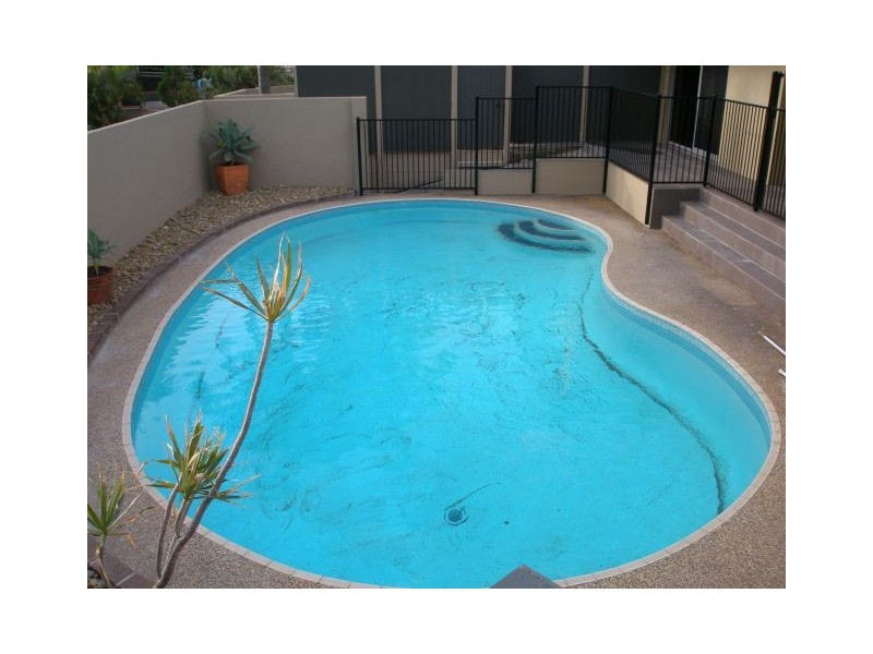 Broadbeach Waters QLD 4218