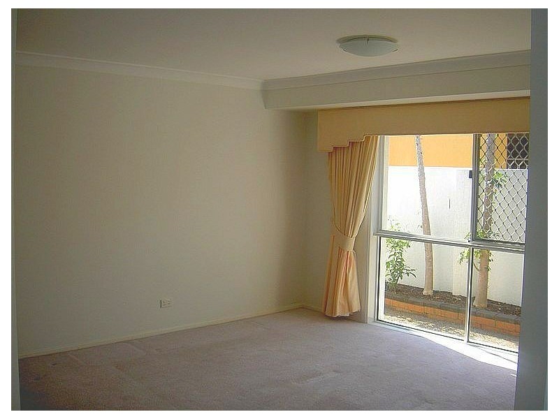 Clear Island Waters QLD 4226