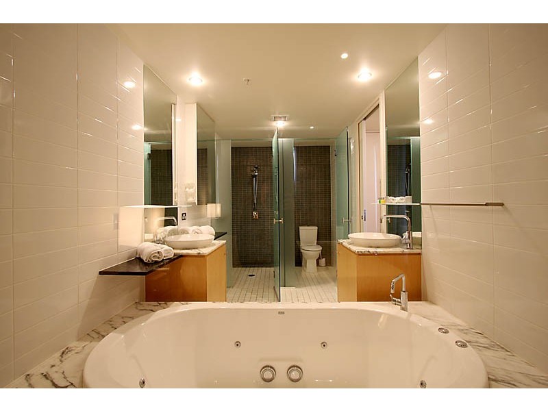 Broadbeach QLD 4218
