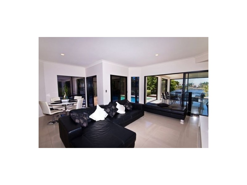 65 Bollard Circuit, Clear Island Waters QLD 4226