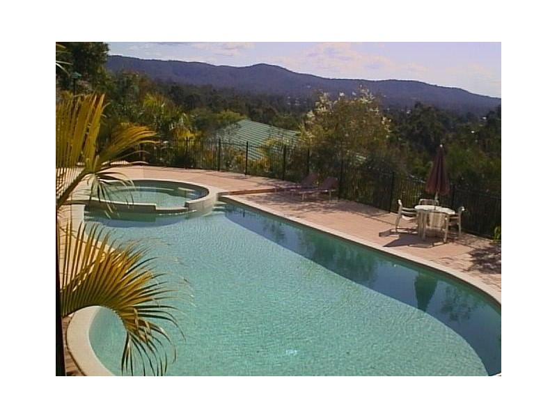 Highland Park QLD 4211