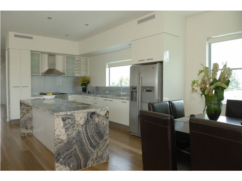 Mermaid Beach QLD 4218