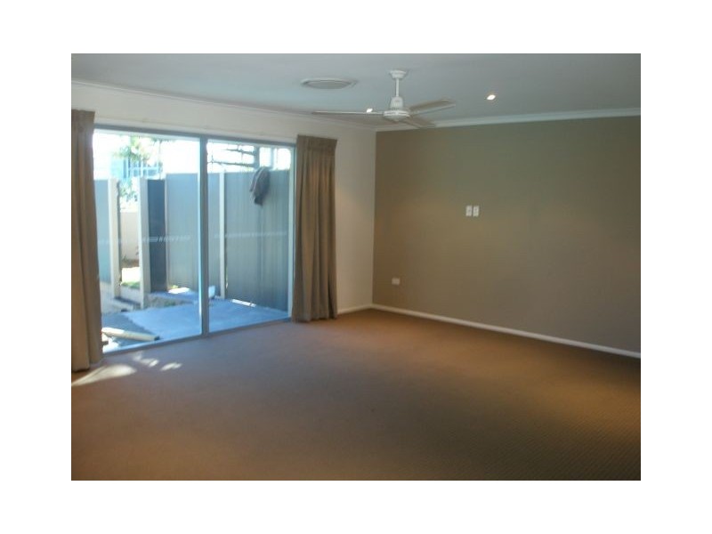 Broadbeach Waters QLD 4218