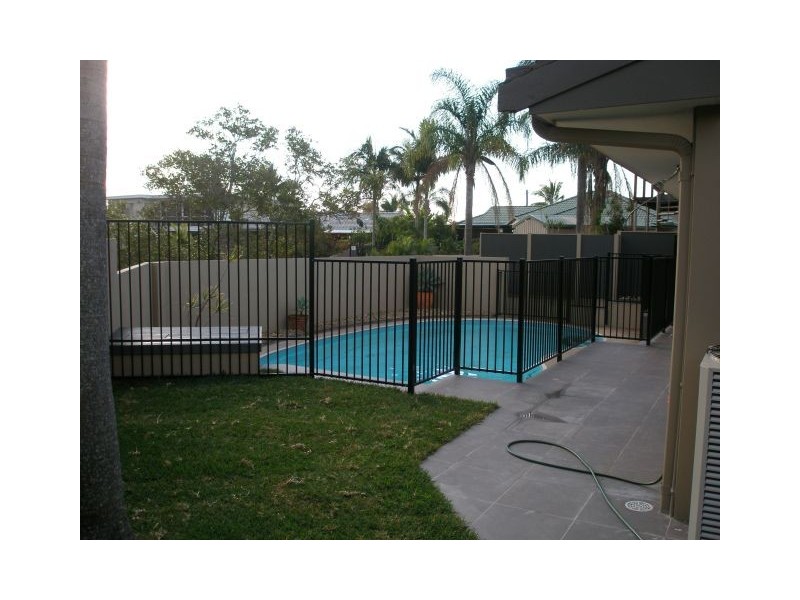 Broadbeach Waters QLD 4218