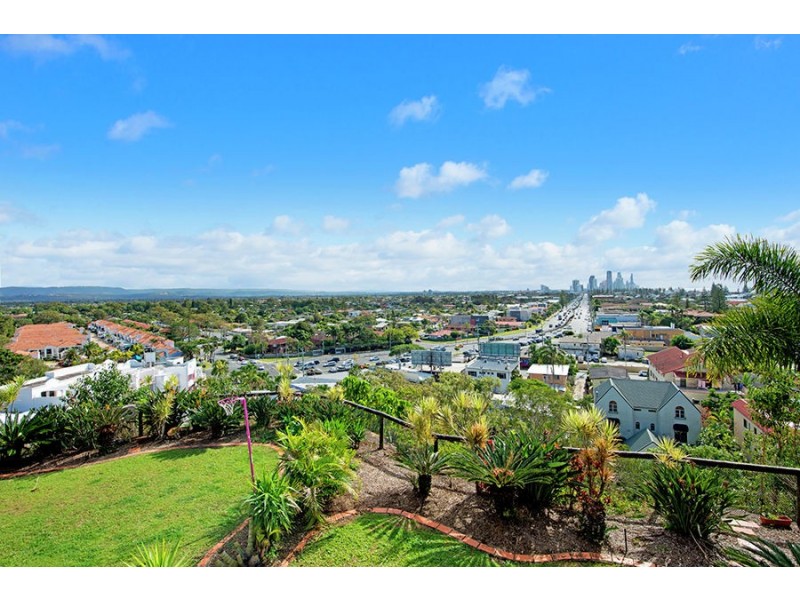 A18/1 Great Hall Drive, Nobby Beach QLD 4218