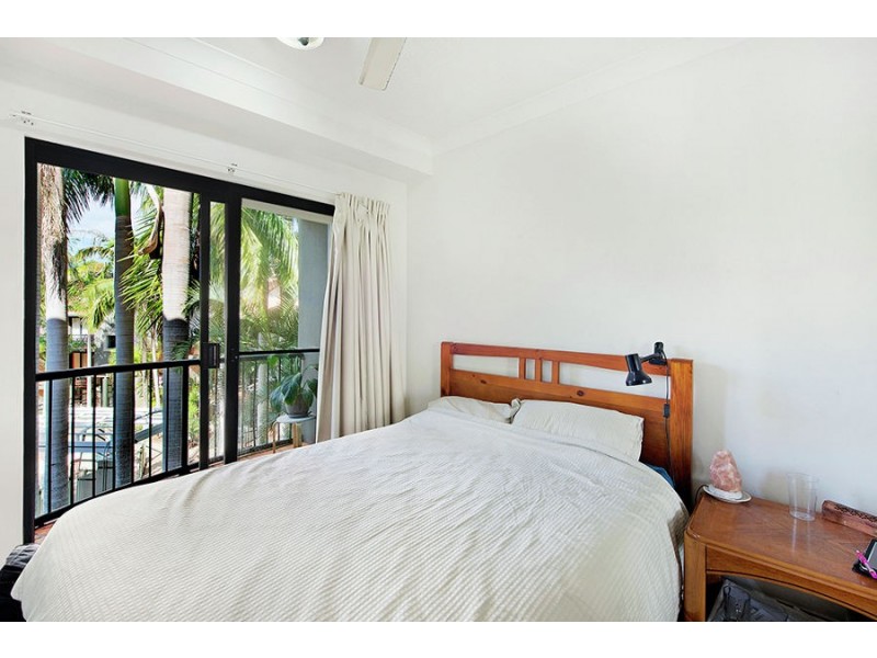 A18/1 Great Hall Drive, Nobby Beach QLD 4218