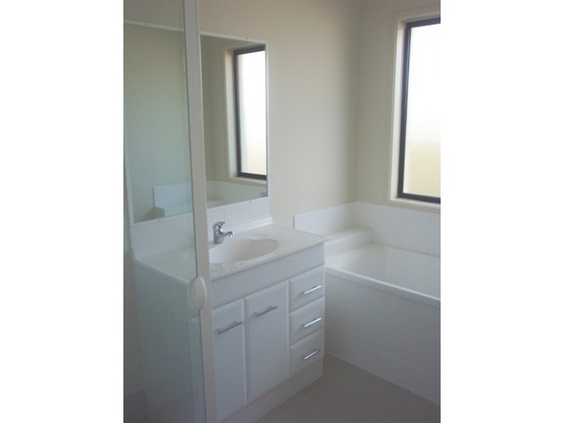 Pacific Pines QLD 4211