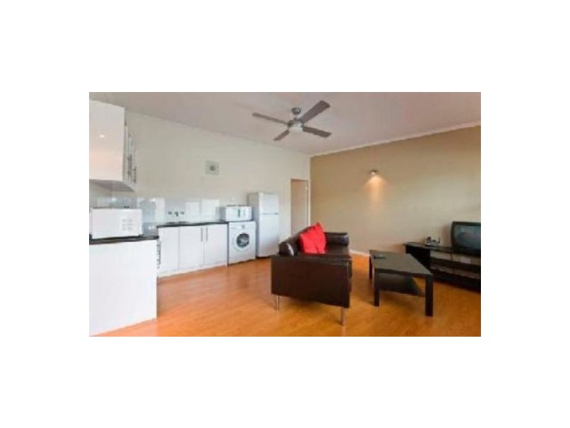 1/39 Darrambal St, Chevron Island QLD 4217