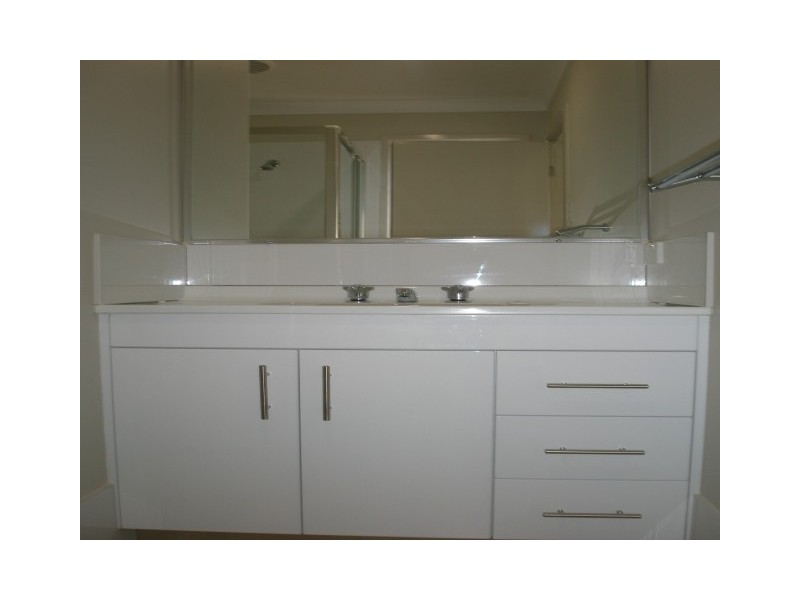 Pacific Pines QLD 4211