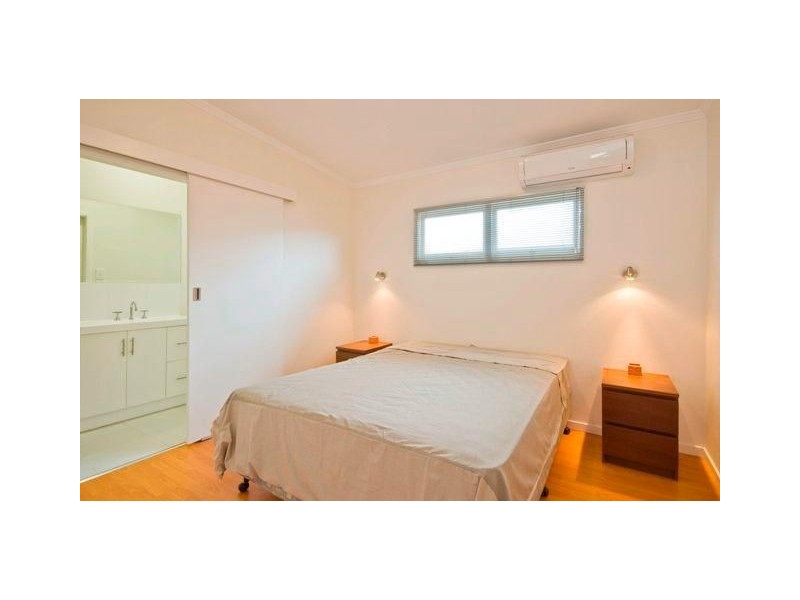 Chevron Island QLD 4217