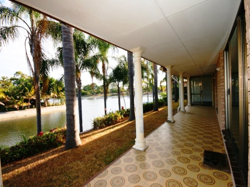 28 Bight Court, Mermaid Waters QLD 4218