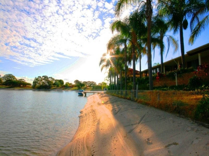 28 Bight Court, Mermaid Waters QLD 4218