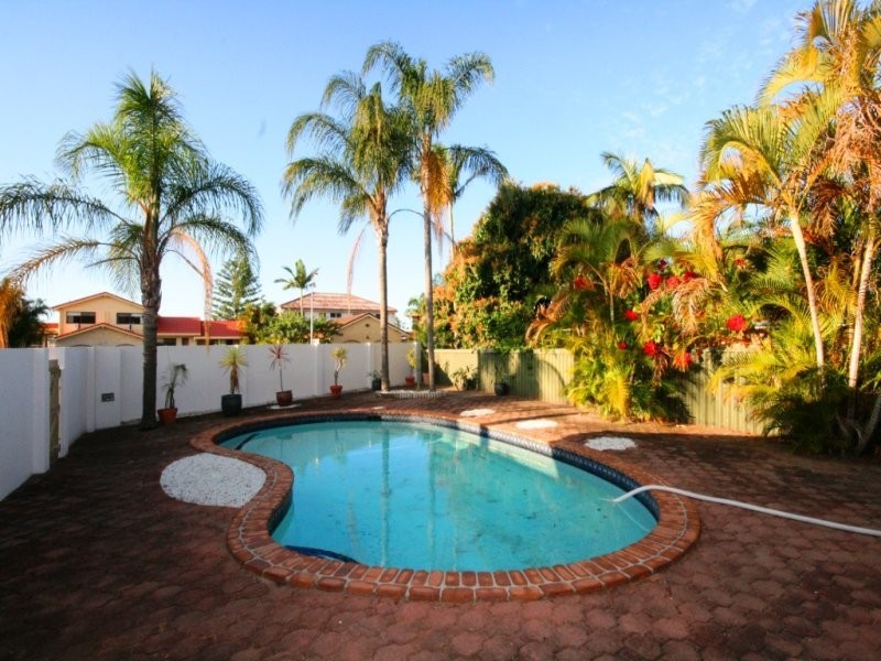 28 Bight Court, Mermaid Waters QLD 4218