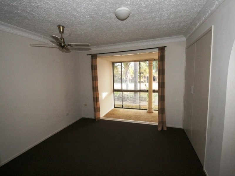 28 Bight Court, Mermaid Waters QLD 4218