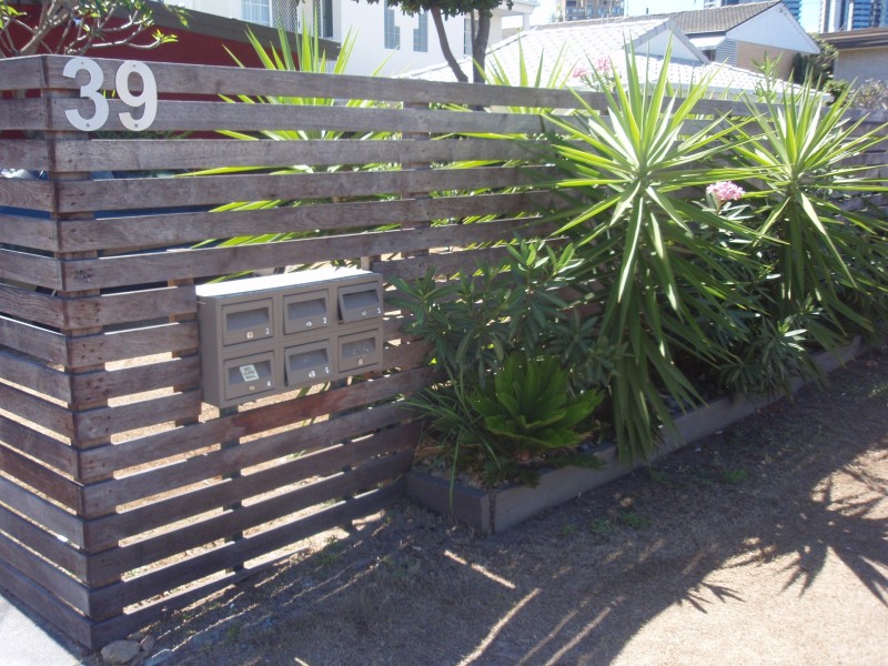 Chevron Island QLD 4217