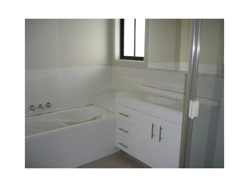 Pacific Pines QLD 4211