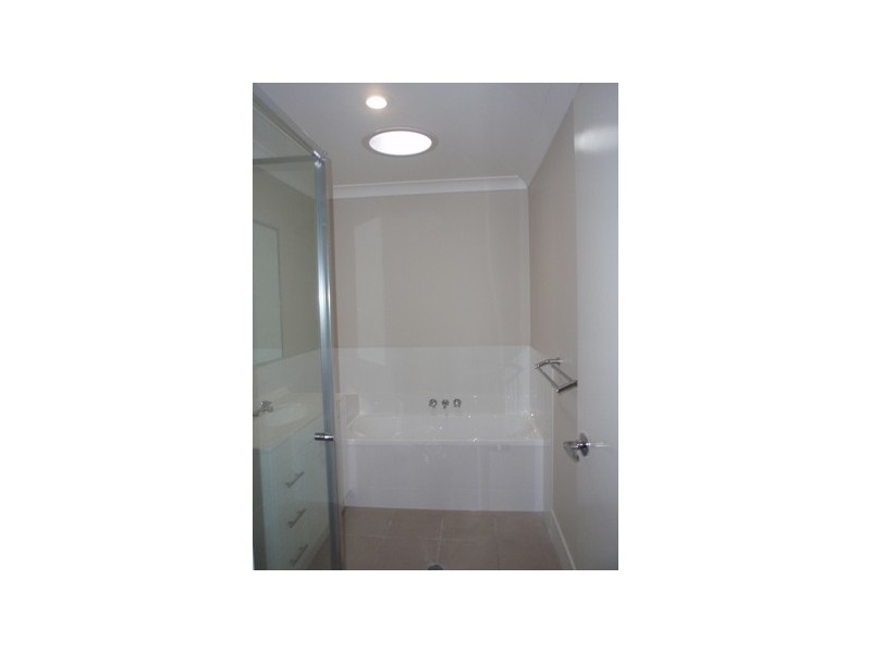 Pacific Pines QLD 4211