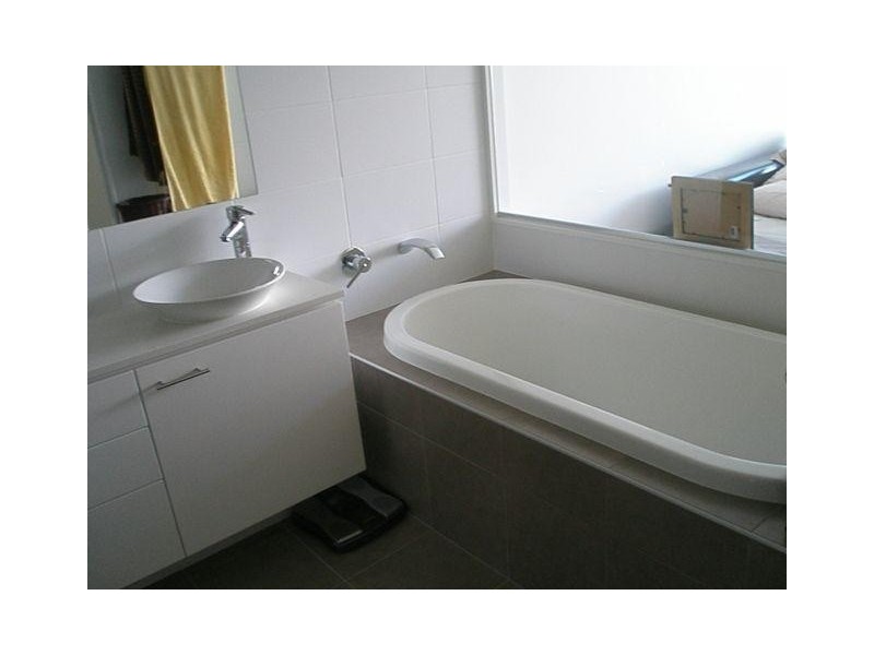 33 Freshwater Point, Broadbeach QLD 4218