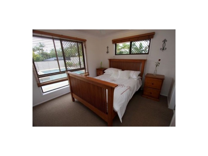 17 MacKay Place, Burleigh Waters QLD 4220