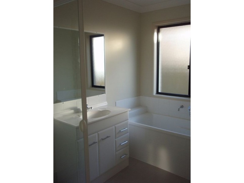 Pacific Pines QLD 4211