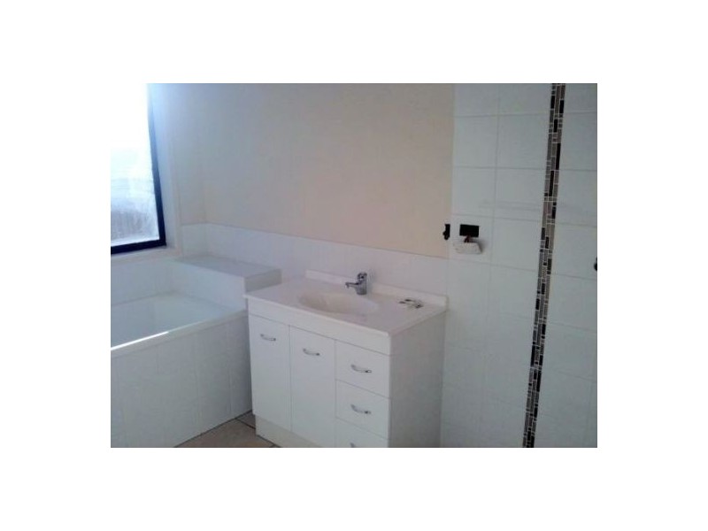 Pacific Pines QLD 4211