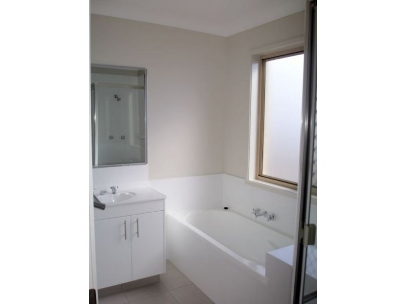 Pacific Pines QLD 4211