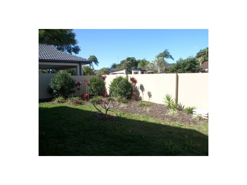 8 Splice Street, Mermaid Waters QLD 4218