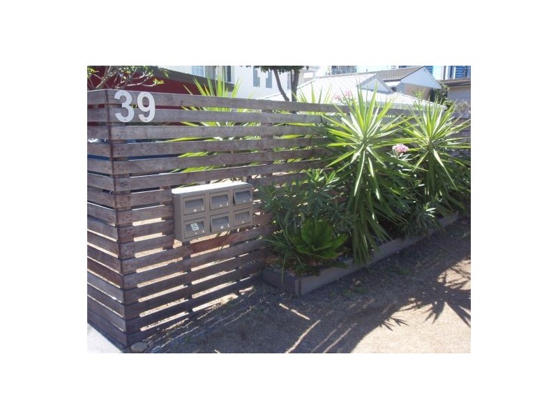 Chevron Island QLD 4217