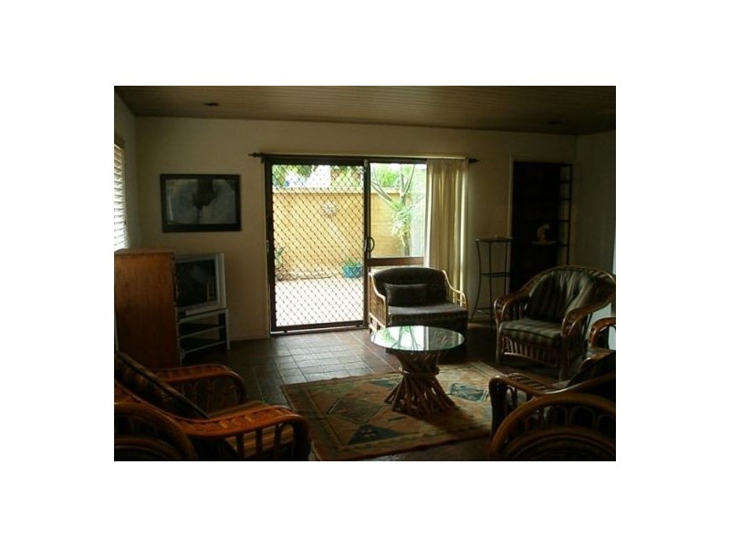 2/15 Dudley St, Mermaid Beach QLD 4218