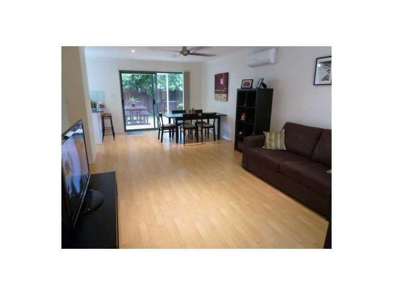 9/2 “Acacia Palms” Pappas Way, Carrara QLD 4211