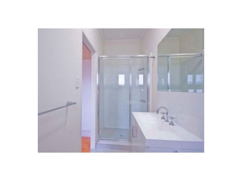 Chevron Island QLD 4217